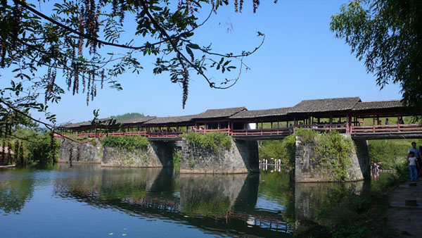 【標(biāo)準(zhǔn)】廬山、婺源、三清山、景德鎮(zhèn)、南昌、井岡山雙臥八天團(tuán)